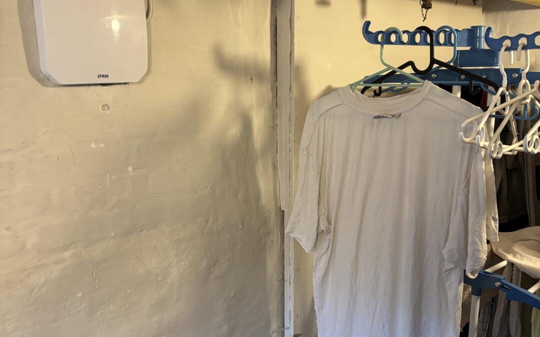 Fugt i kælder løsning med sensorstyret ventilation